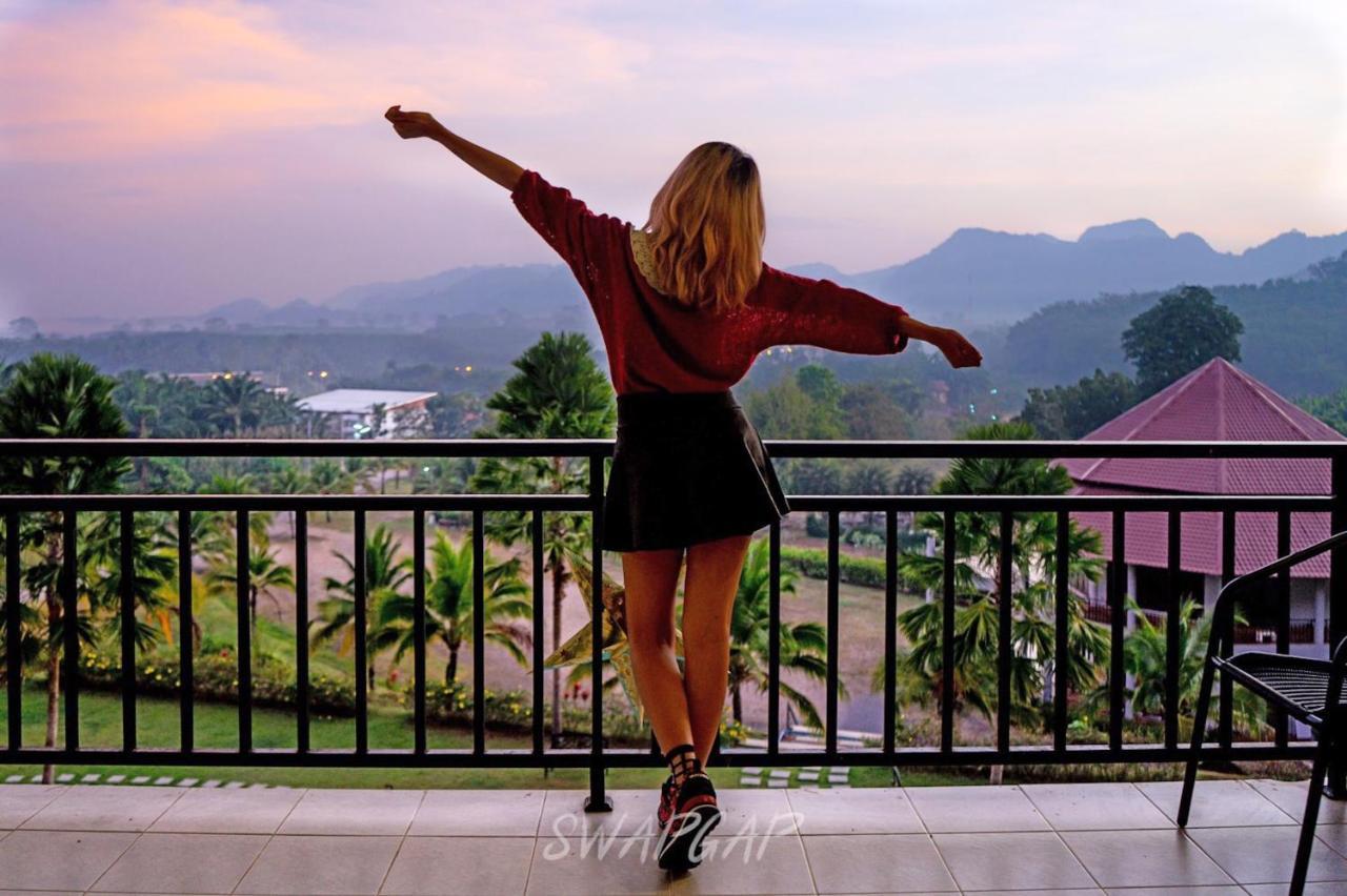 Takhun Mountain View Bed & Breakfast บ้านตาขุน ภายนอก รูปภาพ